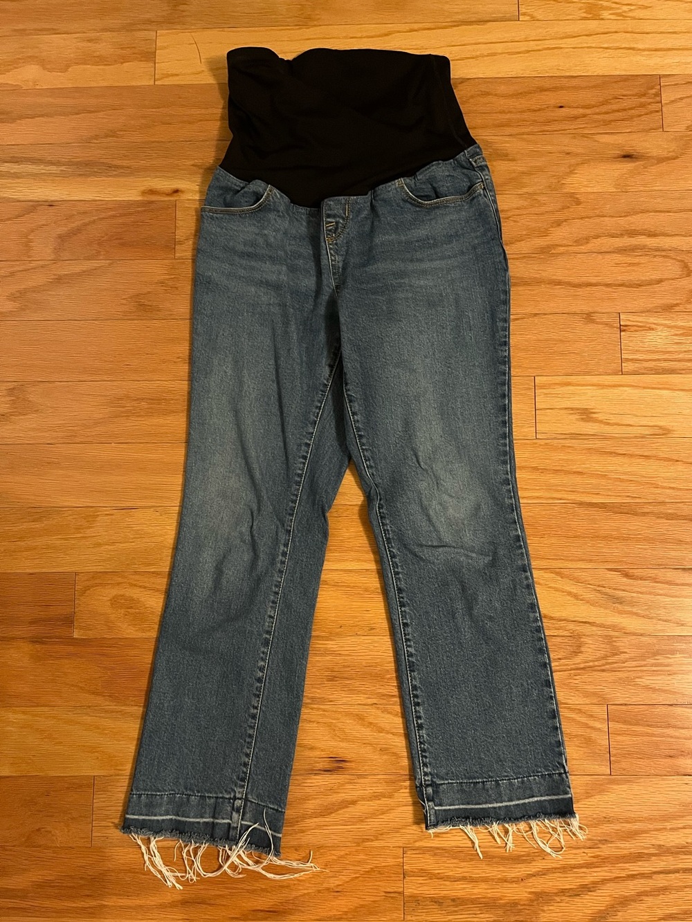 Ingrid & Isabel maternity jeans size 2